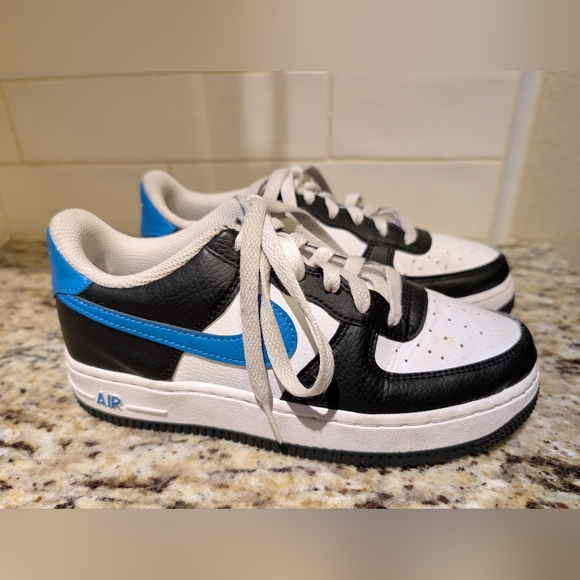 Nike Air Force Low GS Black Light Photo Blue Size 4Y - Picture 2 of 10